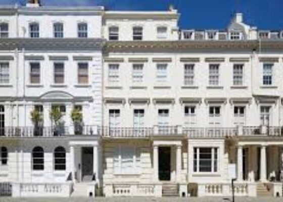 Why London’s Prestigious Mansions Are Failing to Attract Buyers