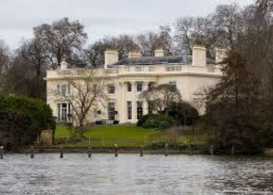 Why London’s Prestigious Mansions Are Failing to Attract Buyers